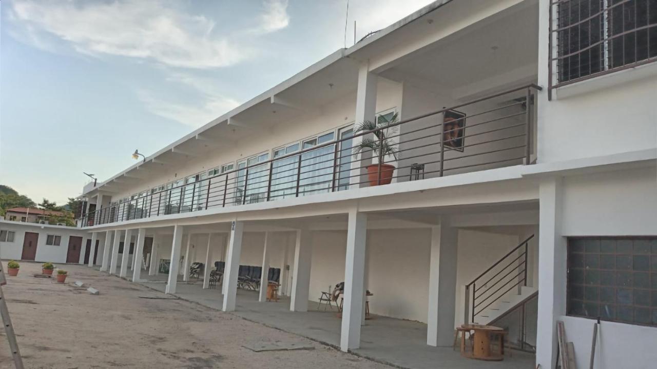 פלורס Apartamentos Mundo Maya Habitaciones מראה חיצוני תמונה